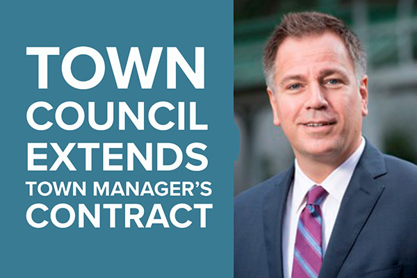 Town Concil Extends Town Manager's Contract